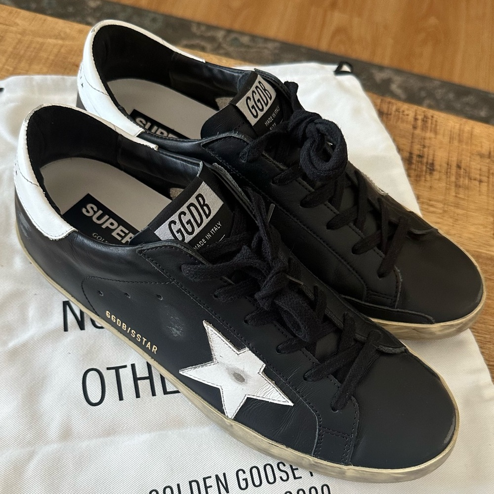 Golden Goose superstar black and white